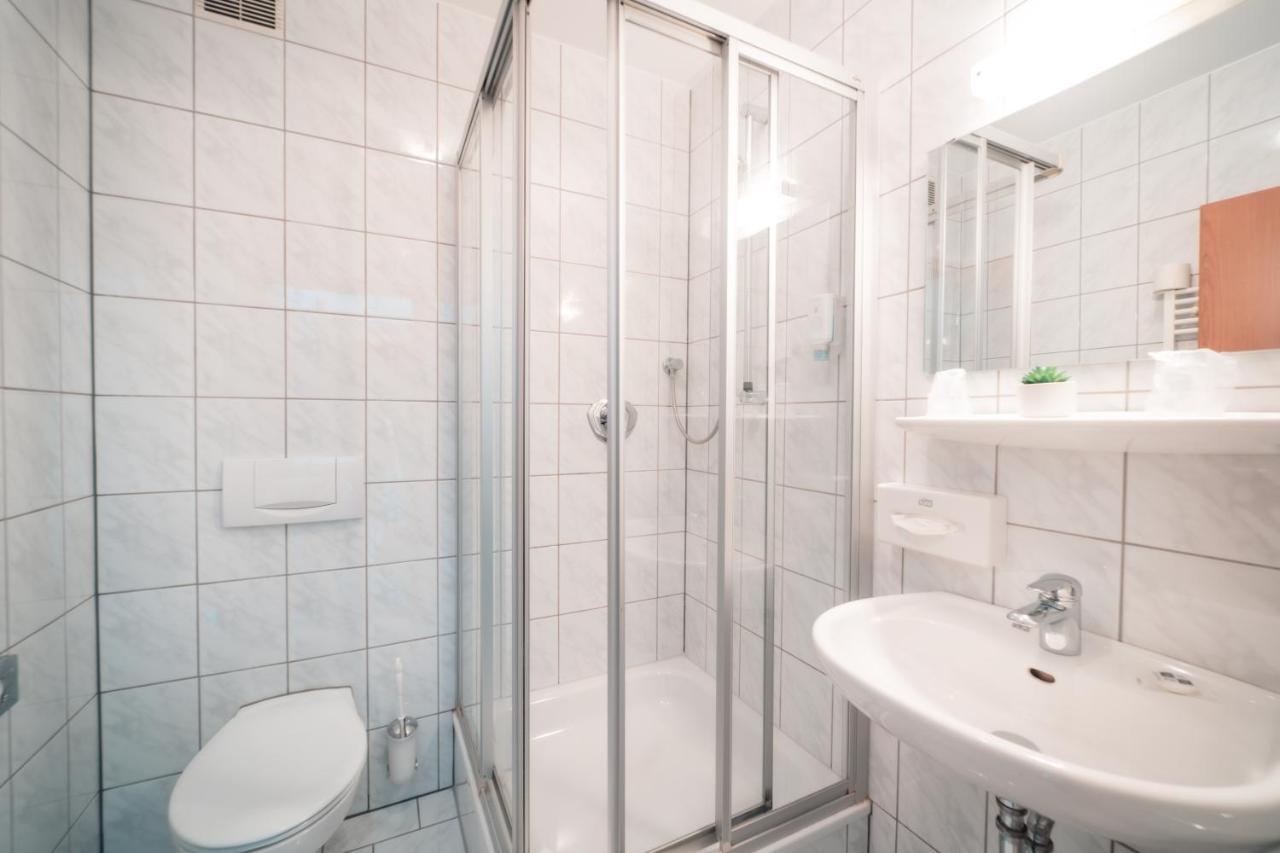 Airport Lounge Bed & Breakfast